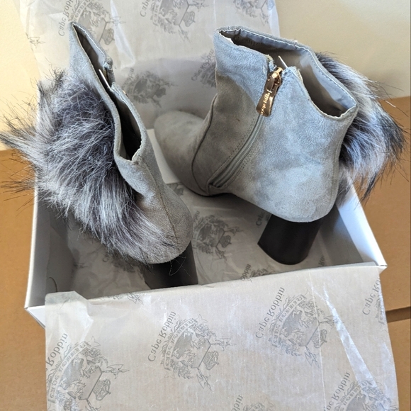 Women's Boots - Picture 4 of 4